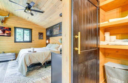 8 Mi to Farragut State Park Wooded Cabin Escape! - Photo 12