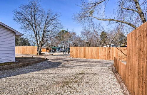 1 Mi to Lewisville Lake Fun Cozy Couples Retreat - Foto 24