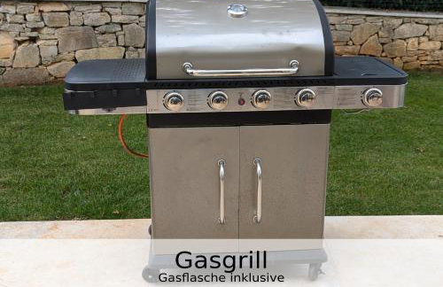 Villa Falco für Familien, bis 6 Personen, 3 Schlafzimmer mit Bad en Suite, Pool mit Loungebereich, Grillterrasse, schnellem Wlan, 2 Parkplätze, - Foto 8