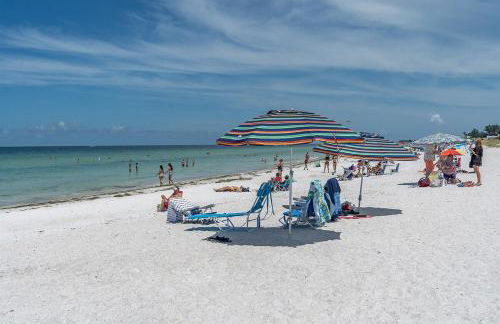 Sun Plaza by Coastal Chic Vacations - Private Beach Access with Pool and Tennis - Photo 3