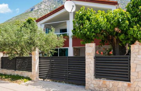 2 Bedroom Stunning Home In Desne - Foto 14