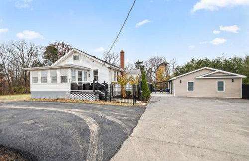 Two Dulles homes 1 price sleeps 16 w-EV parking - Foto 71