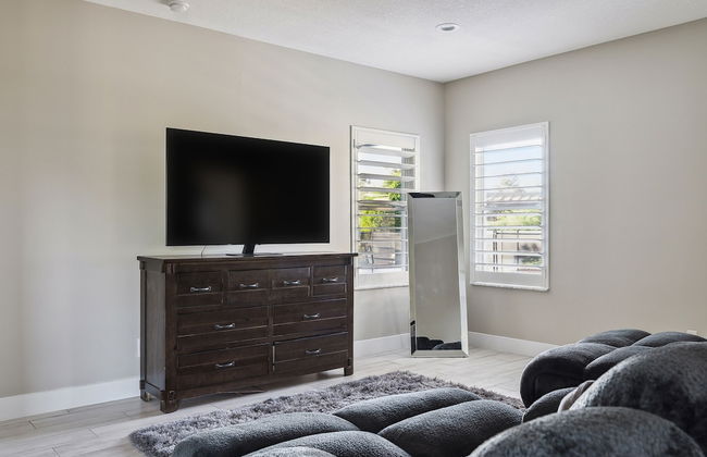 Family Paradise With Private Heated Pool 5 Bedroom Home by RedAwning - Photo 41