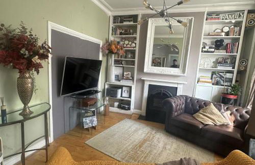 House - Sleeps 4 - Garden - Pets Ok - Parking - Photo 4