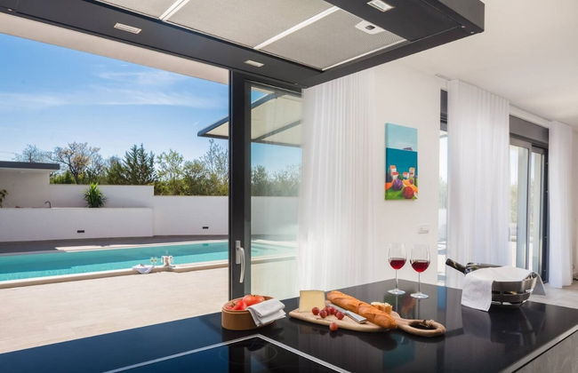 Holly - With Pool - H - Foto 12