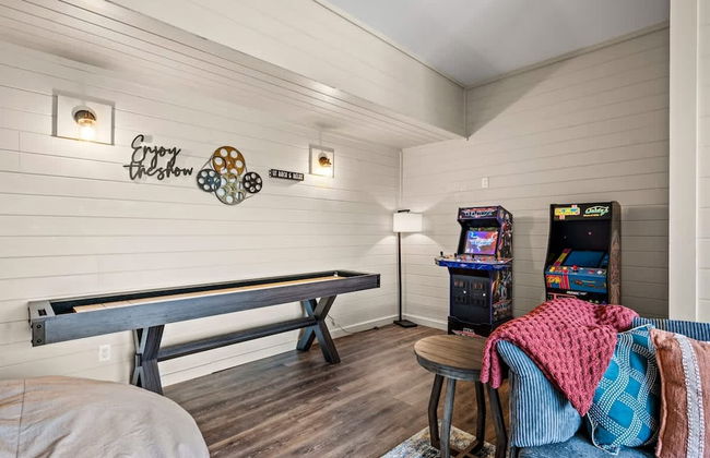 NEW Lake View Indoor Pool Sleeps 14 Hot Tub - Foto 28