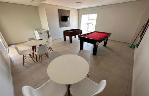 No Atalaia, Fort Poseidon rua do Atalho a 700 metros da praia do Atalaia, apartamento novo decorado, varanda, sala de estar e jantar, 02 suítes, 03 banheiros, lavanderia, cozinha, piscina, churrasqueira, salão de jogos, vista parcial das dunas e mar - Photo 67