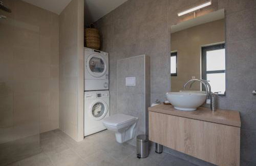 MY DALMATIA - Luxury villa Prolozac with private heated pool - Foto 26