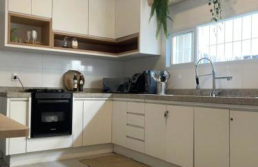 Casa Praia Grande 5min praia, 2 vagas, wi fi , 3 banheiros , piscina grande , freezer extra gelo , churrasqueira , até 9 pessoas - Photo 22