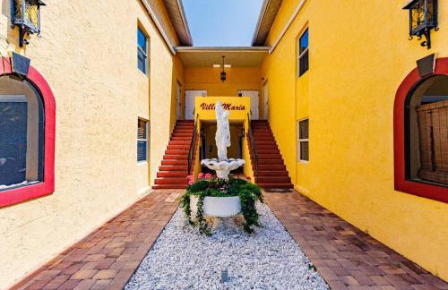 *Eclectic hidden Gem / Tiki Bar and Pool* - Foto 23