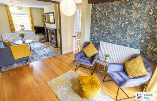 Smithy Bank Cottage - with free parking! - Photo 53