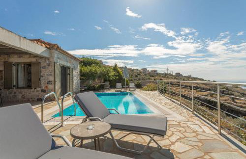 IRIS, Luxury Stone Villa in Stoupa with Private Infinity Pool, BBQ and Amazing Sea View - Foto 2