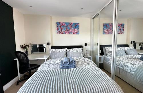 Seaside APT with Harbour View - Foto 13