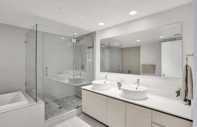 Luxury Condo at Beach Walk Resort - Foto 22