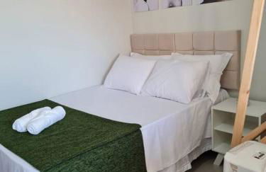 Kitnet404 central, com tv smart,linda vista para janela - Foto 1