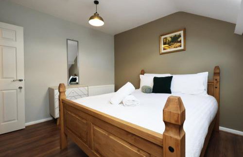 Modern Comfort 4 Bedrooms and Great Location - Foto 55