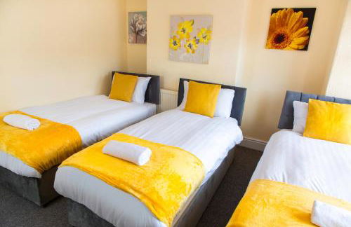 3 Bedroom House, Free Parking and Self Check In - Foto 14