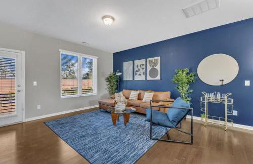 3BR Townhouse King Bed Garage Near NC State - Foto 21