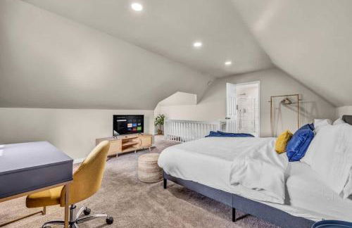 BIG 4BR House 7 Mins to Downtown with Foosball and Games - Foto 40