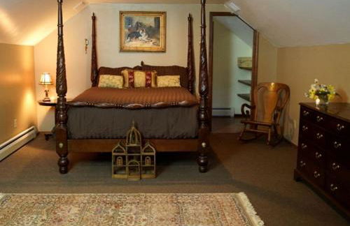 Spacious Villa Rental with a Pool for a Large Group near Catskill Mountains, New York - Photo 18