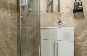 ROOMS NEAR ME - Entire place, kitchen & washroom with amenities, smart tv, fast Wifi, parking nearby - Foto 33