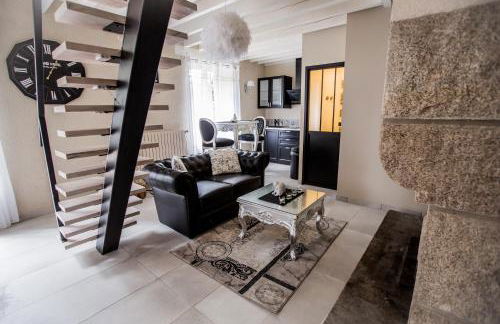 Au domaine des anges, 3 gîtes luxueux avec Jacuzzi privatif, sauna, mini-piscine, piscine extérieure chauffée en saison - Foto 37