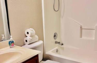 Cheerful 3 Bedroom Vacation Home - Foto 26