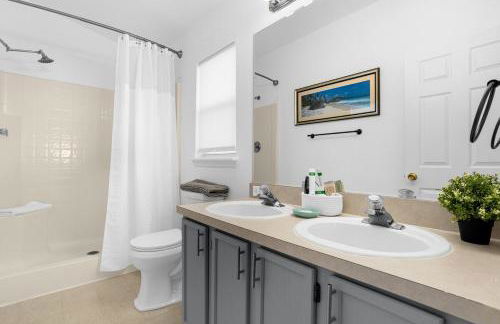 Amazing Star Wars Villa with Arcade & Theater, Private Pool, 3 King, Near Disney - Photo 40