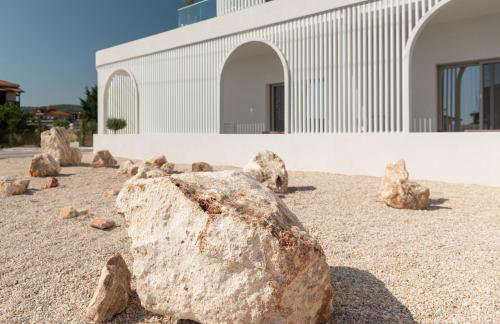 FOS Luxury Suites - Photo 36