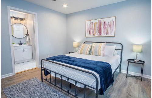 Spacious Delightful 4 BR/ 3 BA Close to Downtown - Foto 34