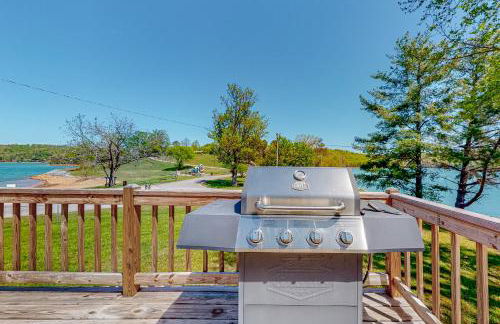 Riverfront Stay Sleeps 6 Deck Firepit Water View - Foto 25