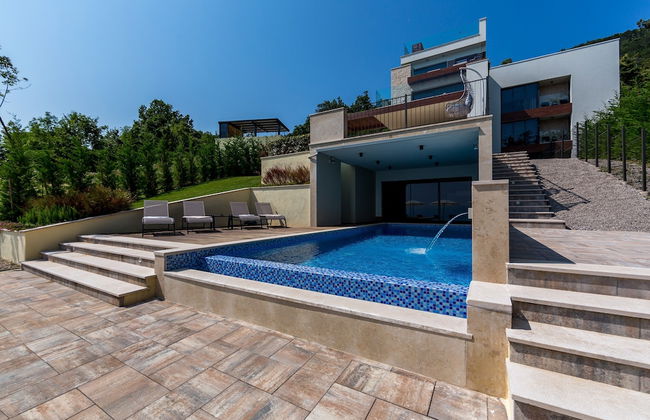 Villa AltaVista, Opatija - Seaview & Relax with Heated Pool and Private MiniGolf - Foto 1