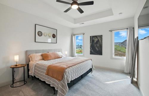 Brand New Cool Comfy Lawrence Retreat Duplex - Photo 7