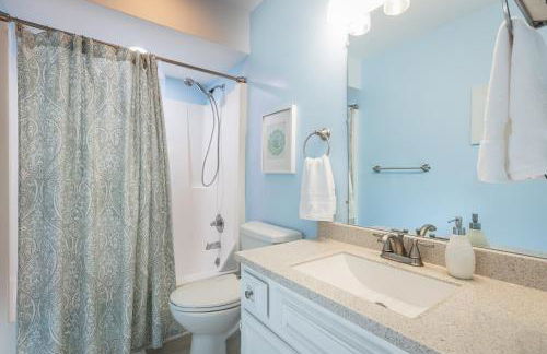 Oceanside Cottage -3BDR 2BA-Walk to Beach! - Foto 21