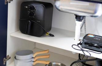 107-Studio compacto, moderno, climatizado perto da UEL - Foto 46