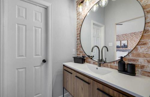 Stylish Spacious Convenient - 6-BD 2 5-BA + Pool - Foto 34