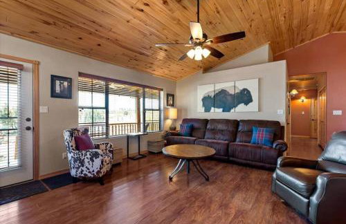 Cabin with Wild Horses, Fireplace, Dog Friendly & StarLink - Foto 50