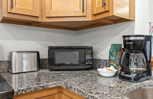 3BR 2BA Home with King Queen & Twin Beds - Foto 49