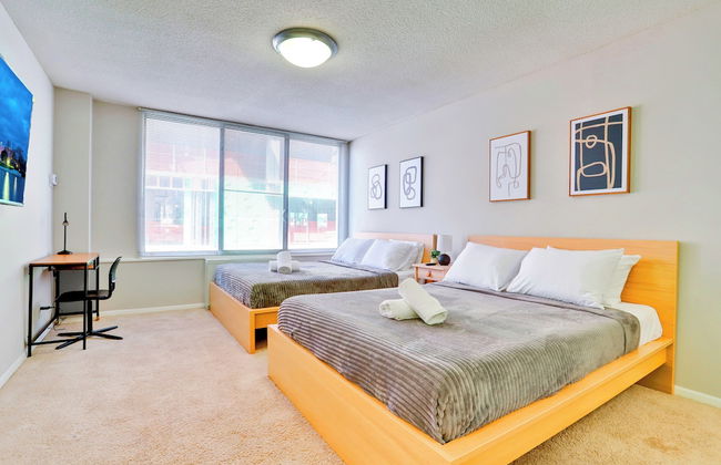 Bright Comfort in DC Apts - Foto 32