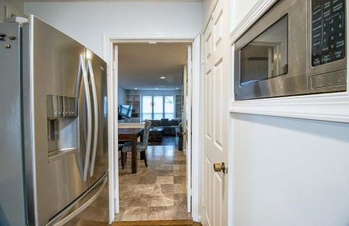 Pet-Friendly Beach Getaway, Relax by the Bay! - Foto 50