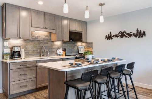 Gorgeous Condo With River View - Pool and Hot Tub - Foto 16