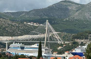 Cruise Ship Bridge View Apartment Luka - Foto 2