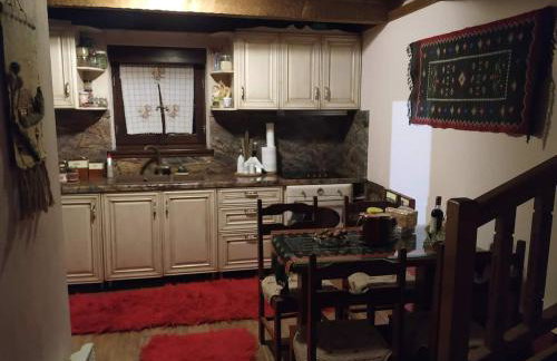 Παραδοσιακή πέτρινη κατοικία στην Βλάχα Ελάτης - Foto 46