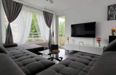 Modern Apartment with Balcony & Parking - Foto 7