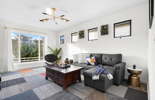 Spacious 5BR Coastal Retreat - 8 Beds Beach & Golf - Old - Photo 4