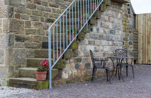 Hayloft with Log Burner and panoramic views - Photo 13