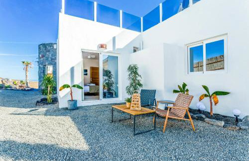 Boutique Beach Villa by Lanzarote Retreats - Private Pool - 1 min walk to Sea Pool - Photo 55