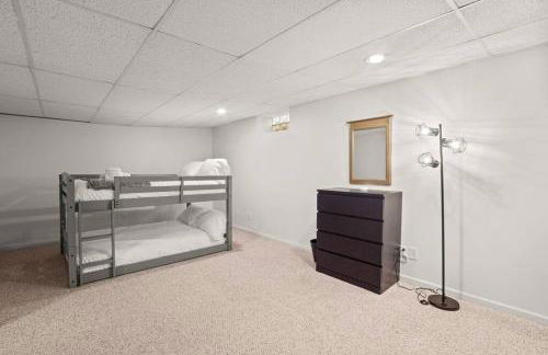 Delight: Bold & Bougie! Sleeps 12! Downtown Boyne - Foto 32