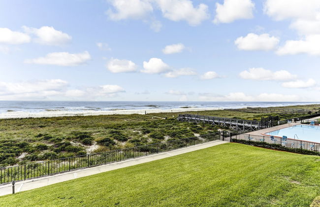 Recently Renovated Ocean Front Condo by RedAwning - Foto 14