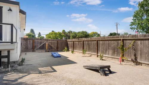 Hot Tub Fire Pit Pet Friendly Walk to Bell St - Foto 5, Garden